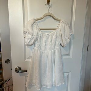 White boutique short sleeve mini dress